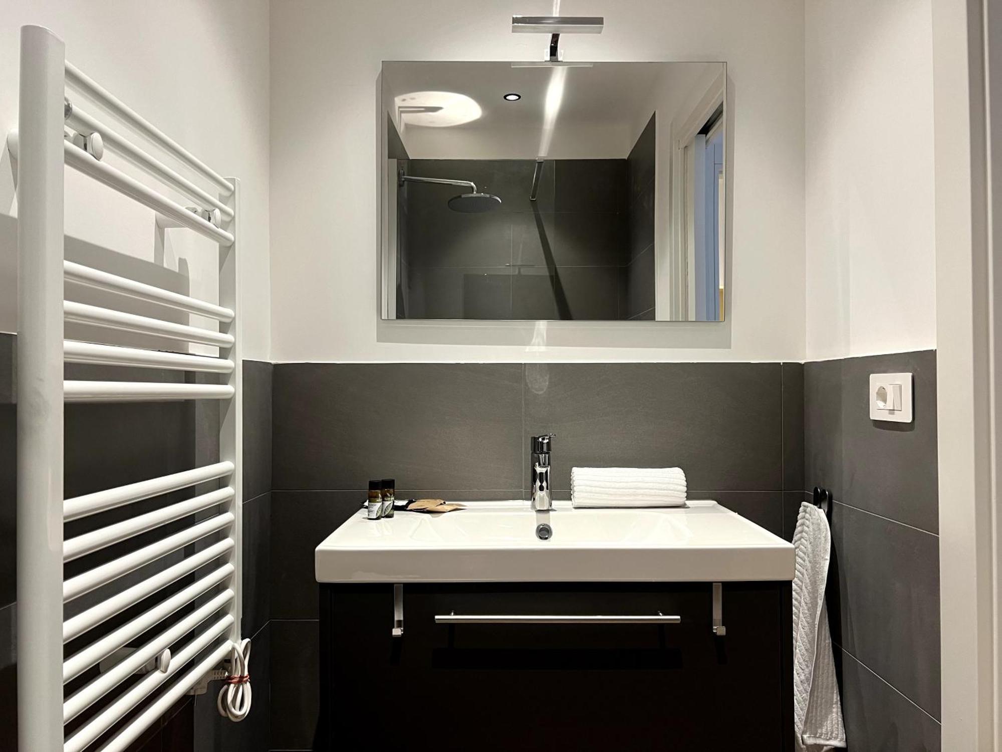 Near Vatican, Irnerio 47 Guest House Rome Exterior photo