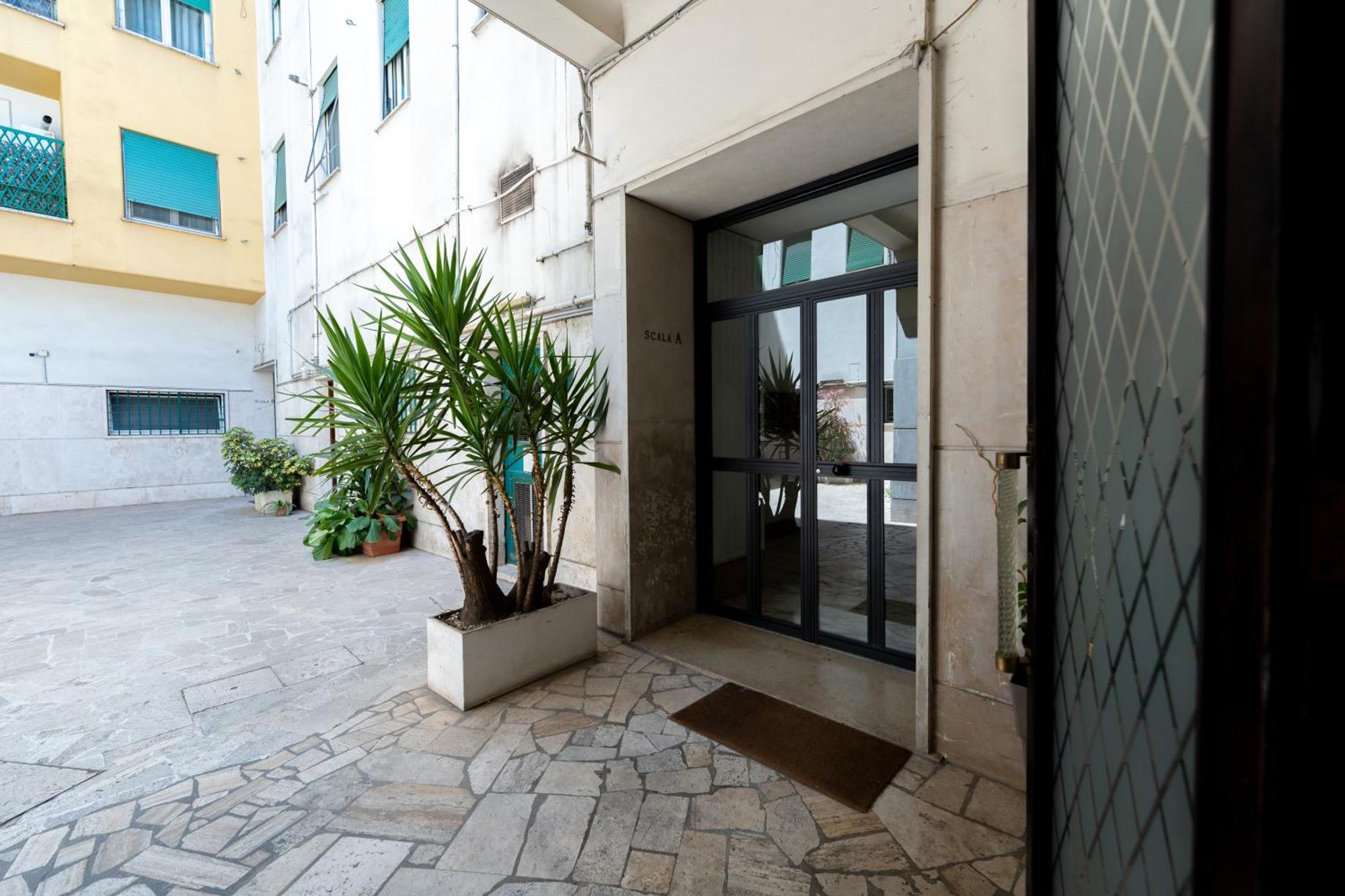 Near Vatican, Irnerio 47 Guest House Rome Exterior photo