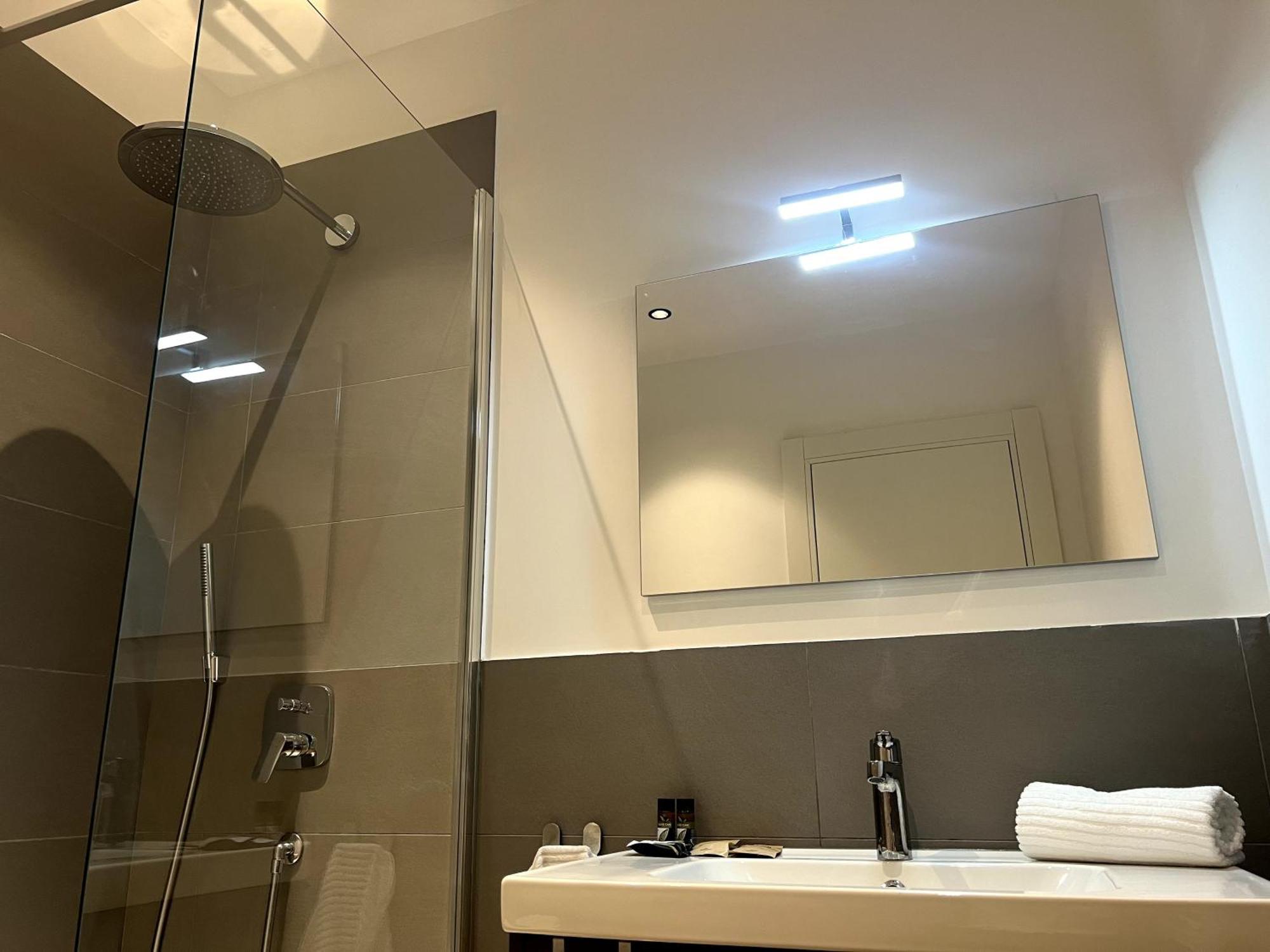 Near Vatican, Irnerio 47 Guest House Rome Room photo